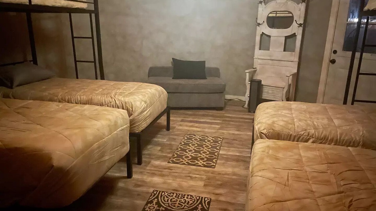 Photo of Others in Hollister