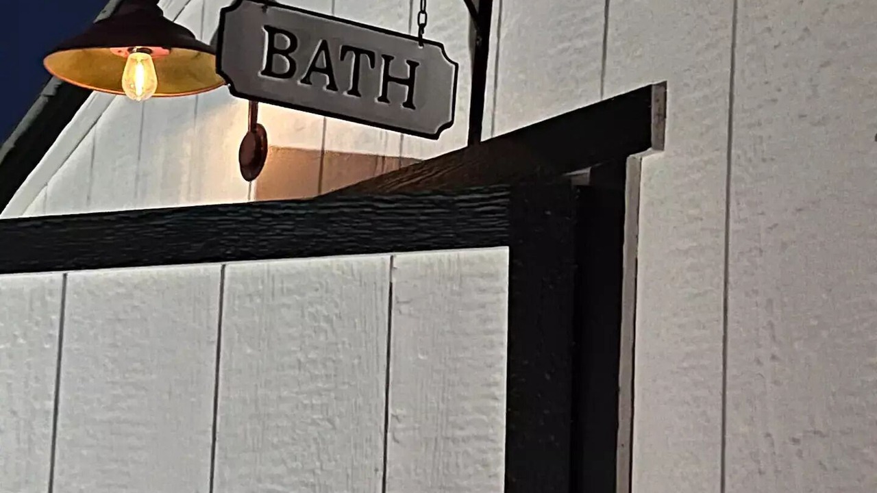 Photo of Others in Hollister