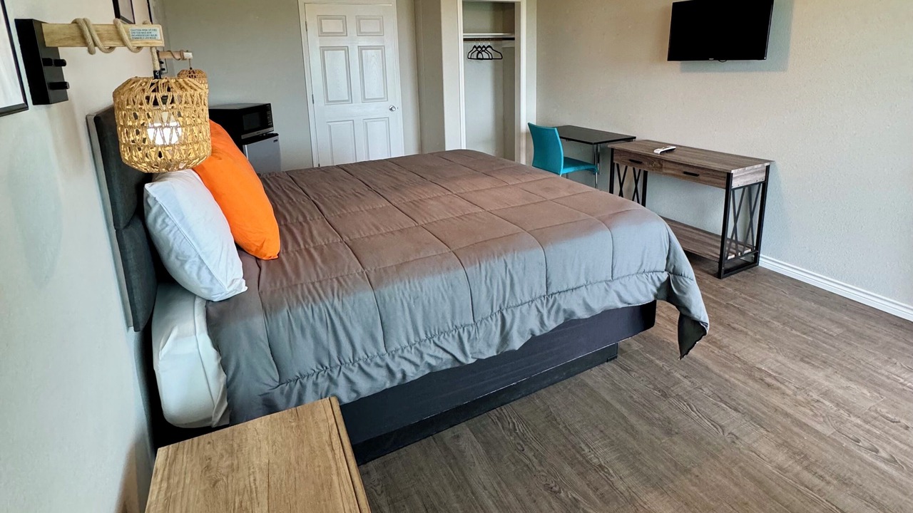 Photo of Bedroom in Crystal Beach
