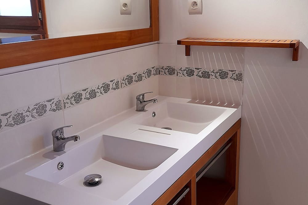 Photo of Bathroom in Essertenne