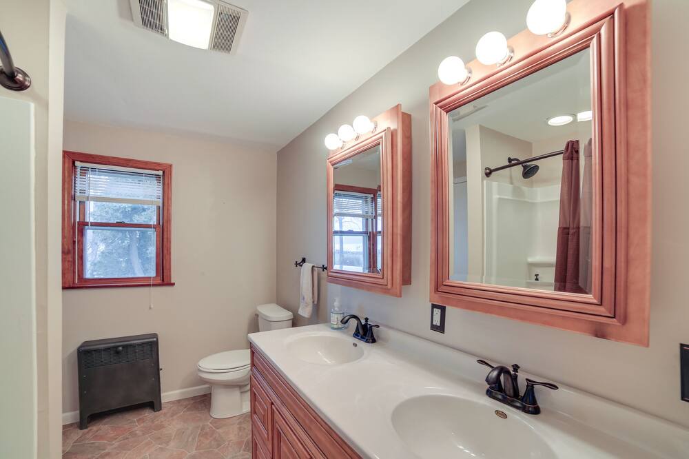 Photo of Bathroom in Menominee