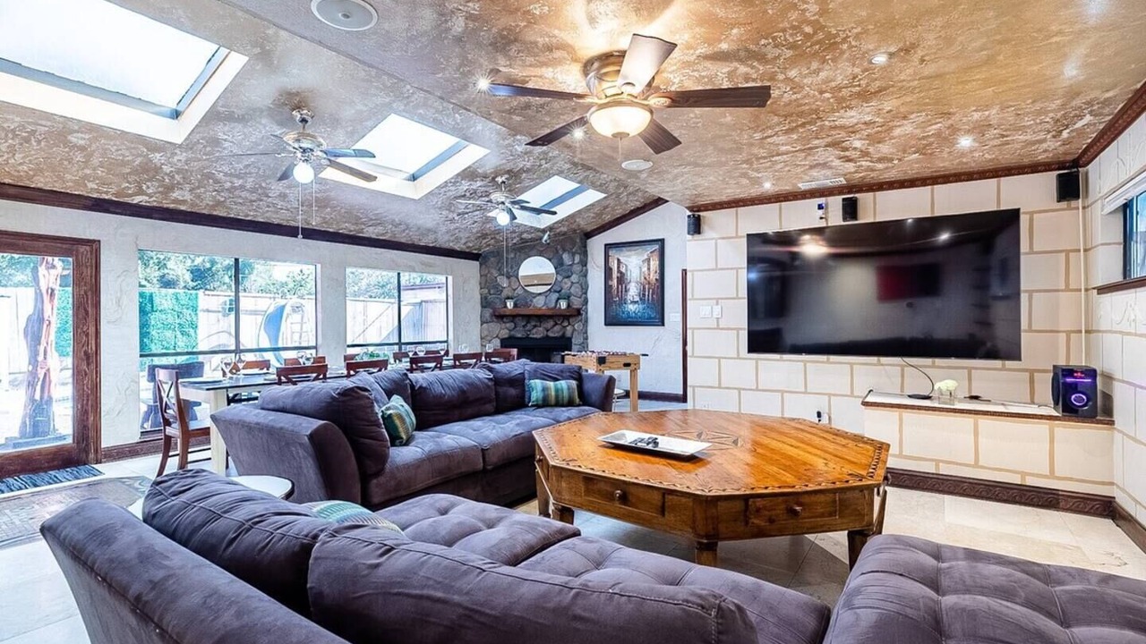 Photo of Livingroom in Spring Branch East