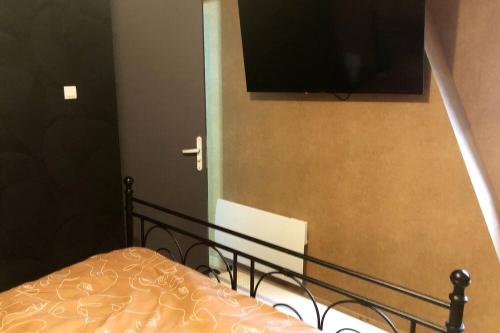 Photo of Others in Leval