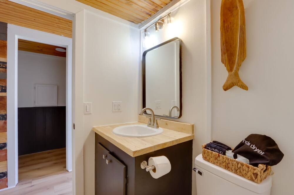 Photo of Bathroom in Gentry