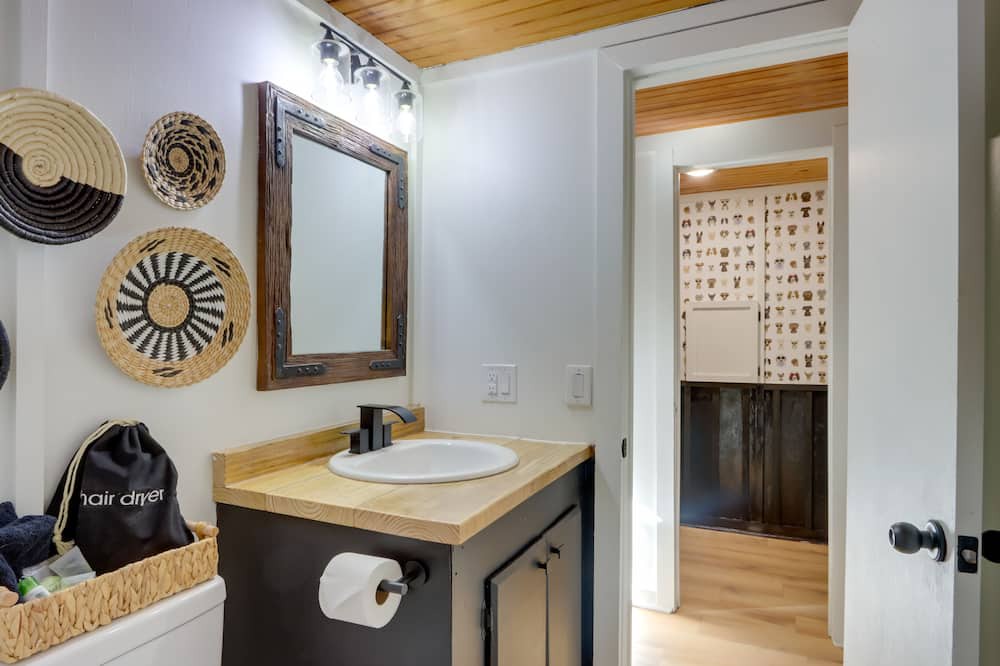 Photo of Bathroom in Gentry