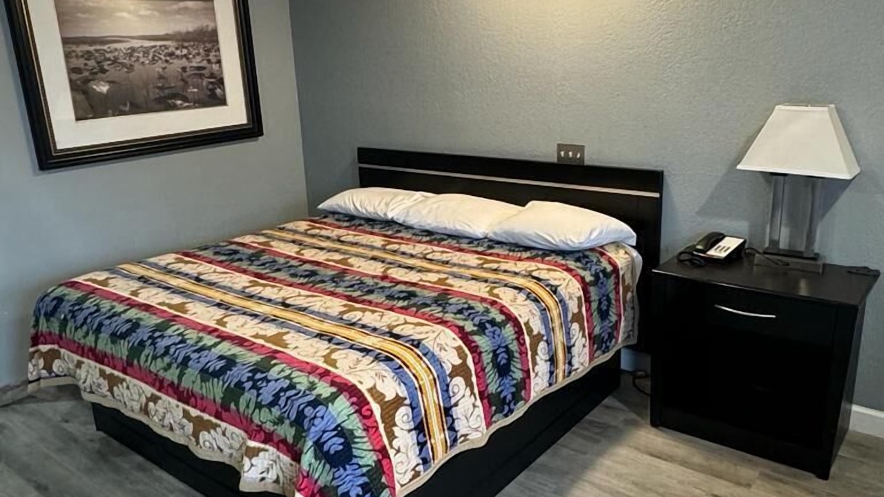 Photo of Bedroom in Englewood