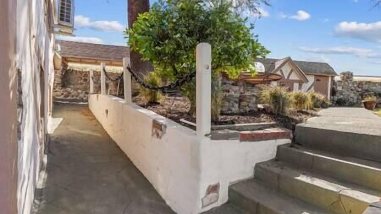 Photo of Outdoor in Newhall