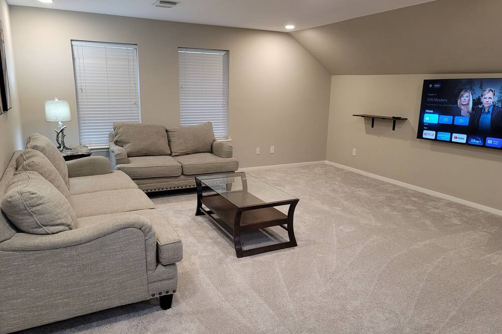 Photo of Livingroom in Spring