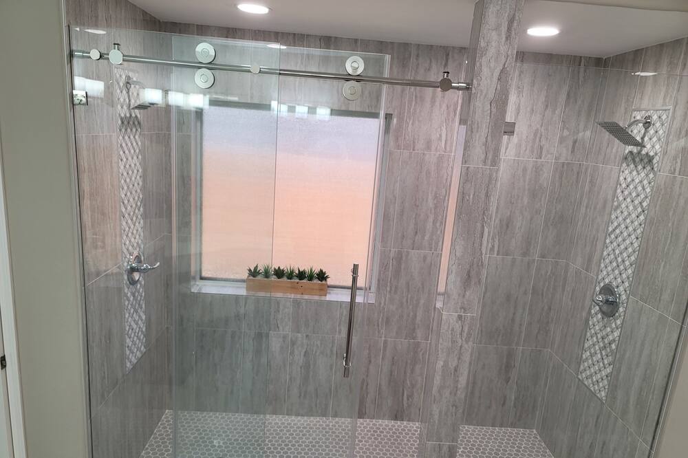 Photo of Bathroom in Spring