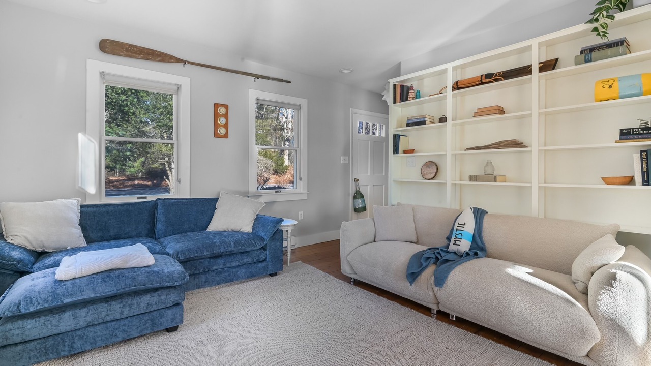 Photo of Livingroom in West Mystic