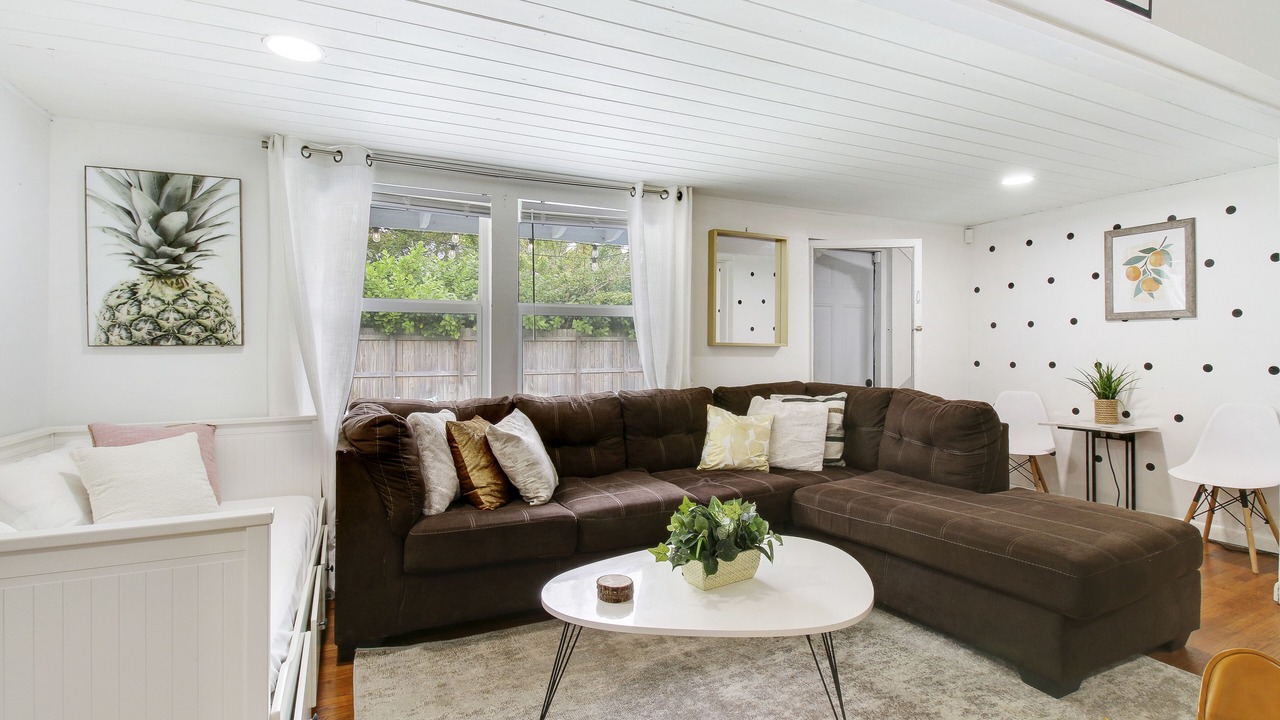 Photo of Livingroom in Pinewood Park