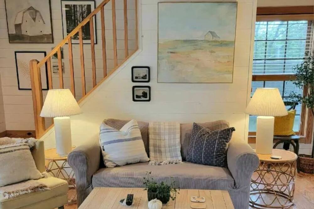 Photo of Livingroom in Leesburg