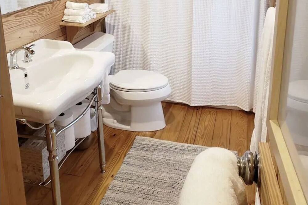 Photo of Bathroom in Leesburg
