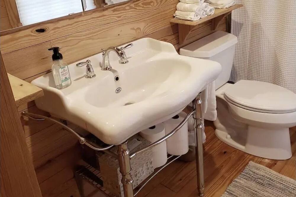 Photo of Bathroom in Leesburg