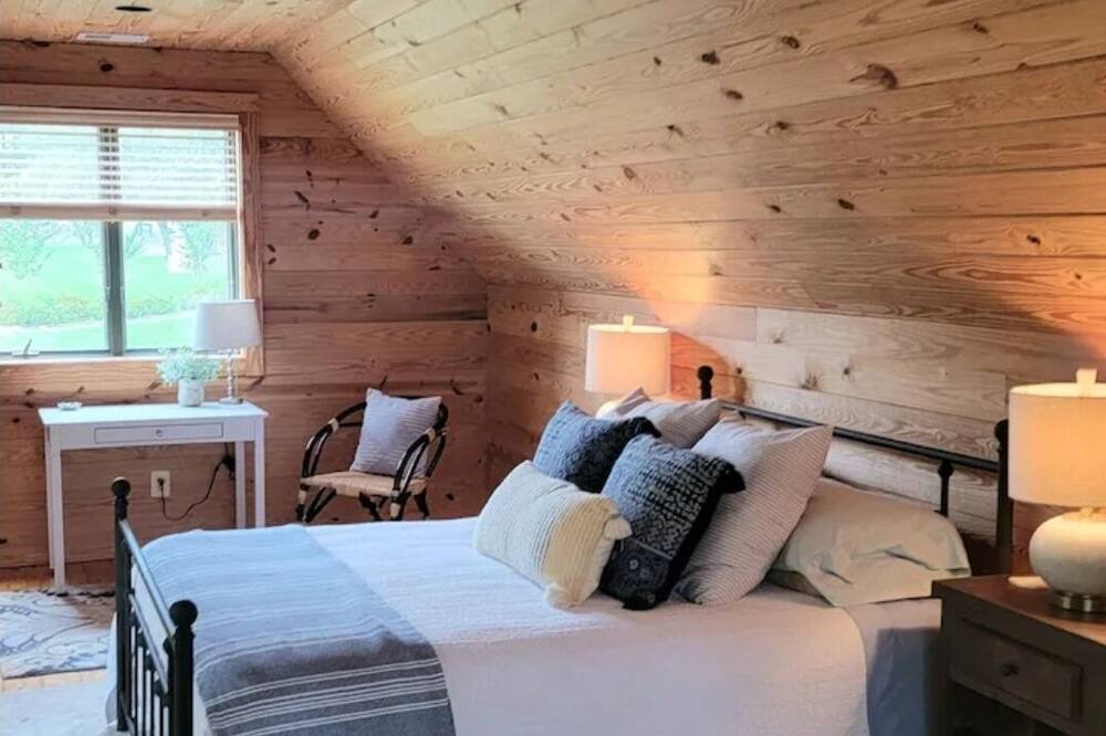 Photo of Bedroom in Leesburg
