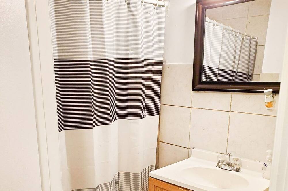 Photo of Bathroom in Ocean Hill