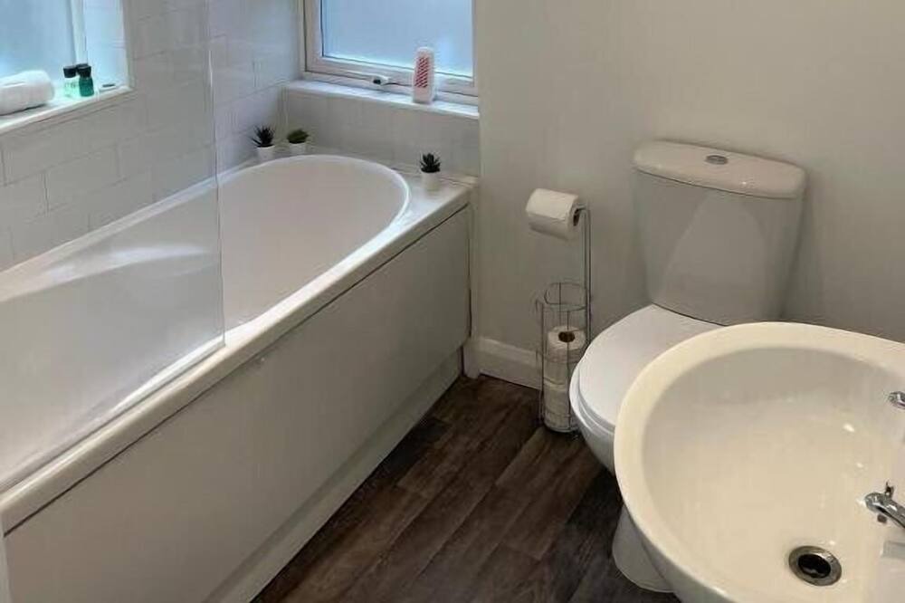 Photo of Bathroom in Pontypool