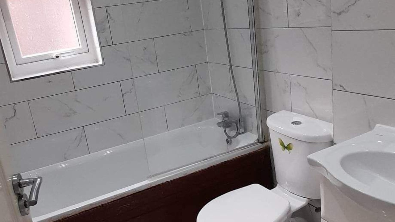 Photo of Bathroom in Boleyn