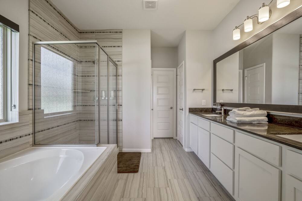 Photo of Bathroom in Pecan Grove