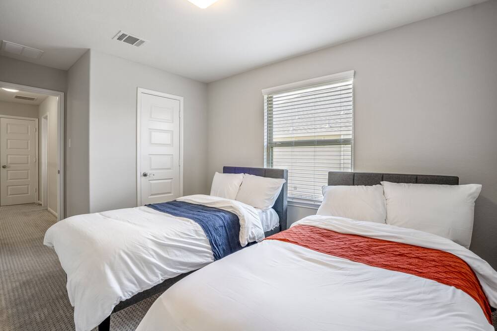 Photo of Bedroom in Pecan Grove