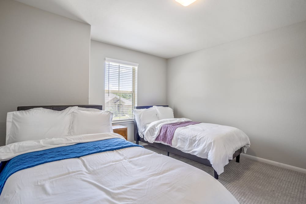 Photo of Bedroom in Pecan Grove