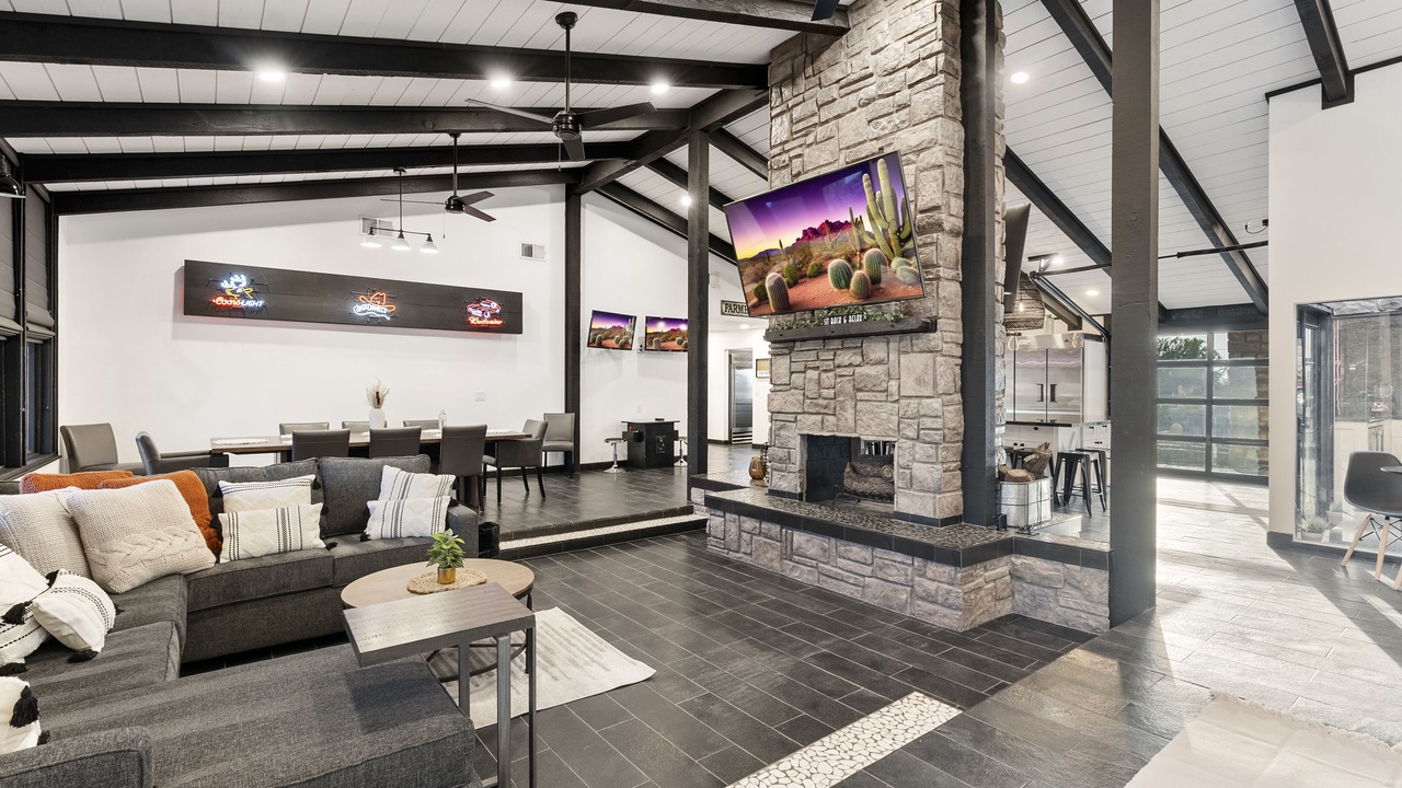 Photo of Livingroom in Regency Heights