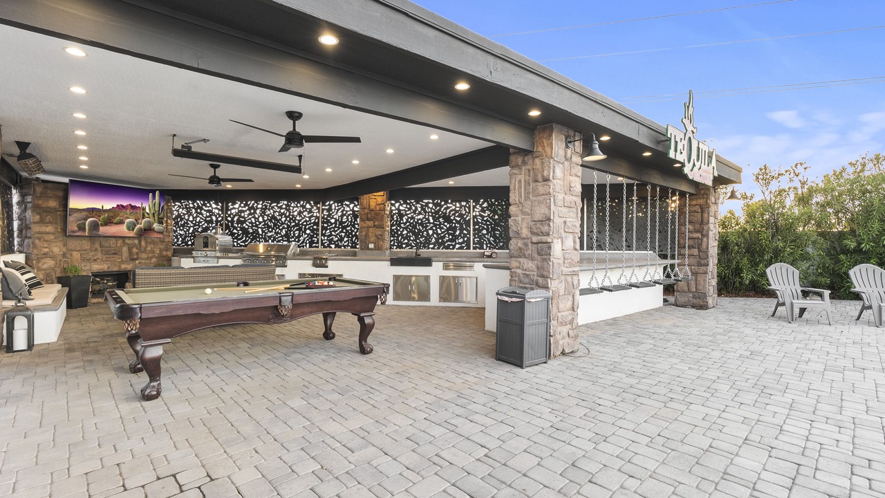 Photo of Patio Balcony in Regency Heights