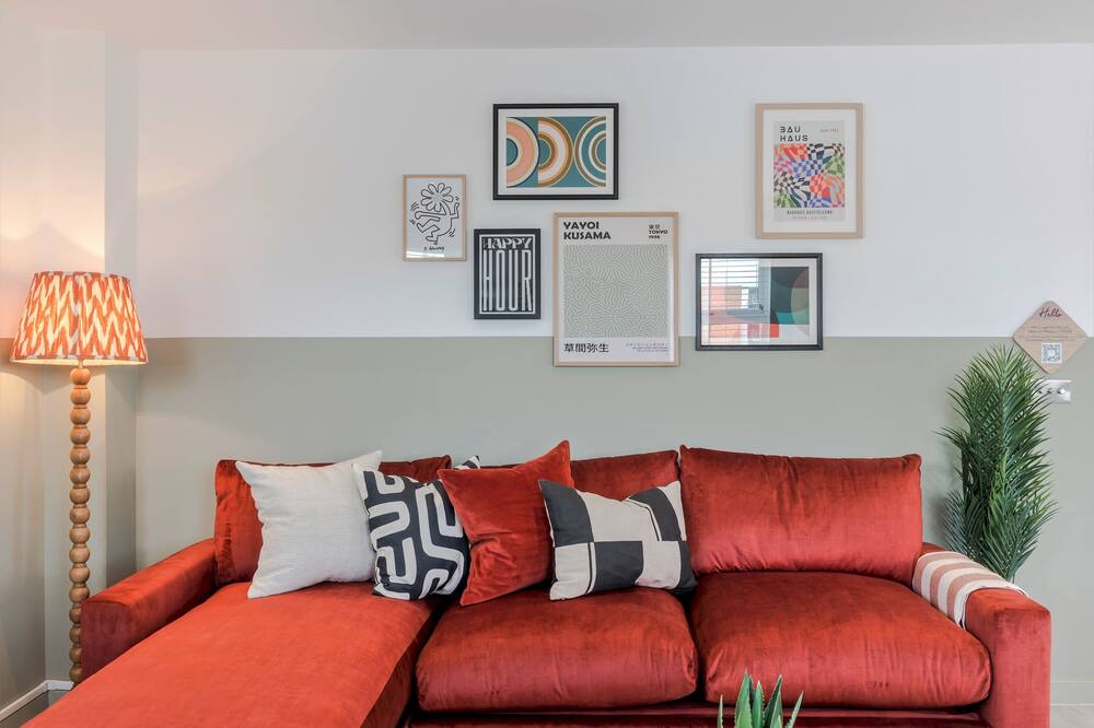 Photo of Livingroom in East Walworth