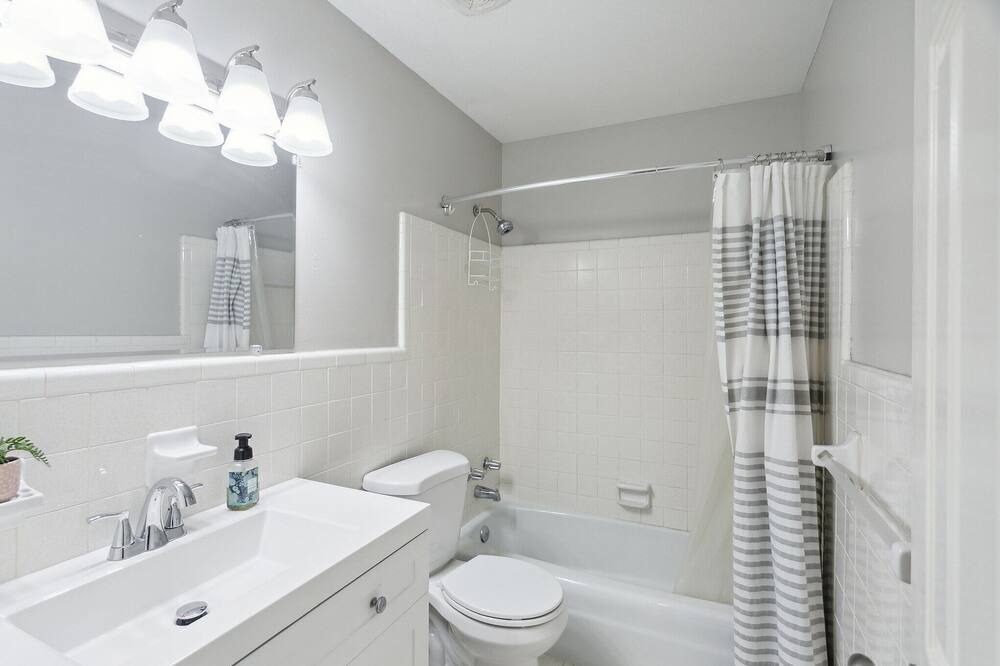 Photo of Bathroom in Albany