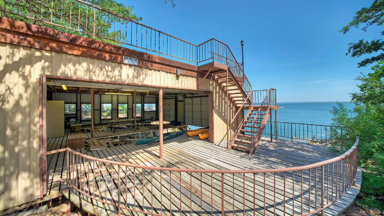 Photo of Patio Balcony in Buchanan Dam