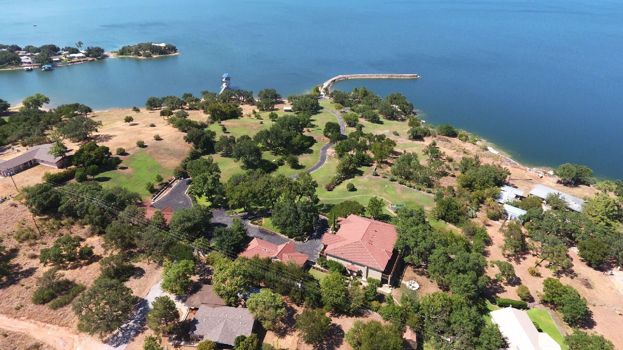Photo of Outdoor in Buchanan Dam