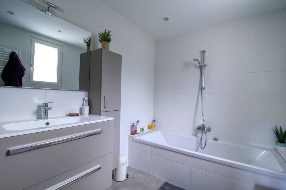 Photo of Bathroom in Combaillaux