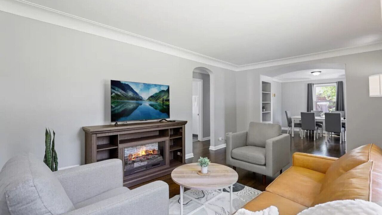 Photo of Livingroom in Broadview