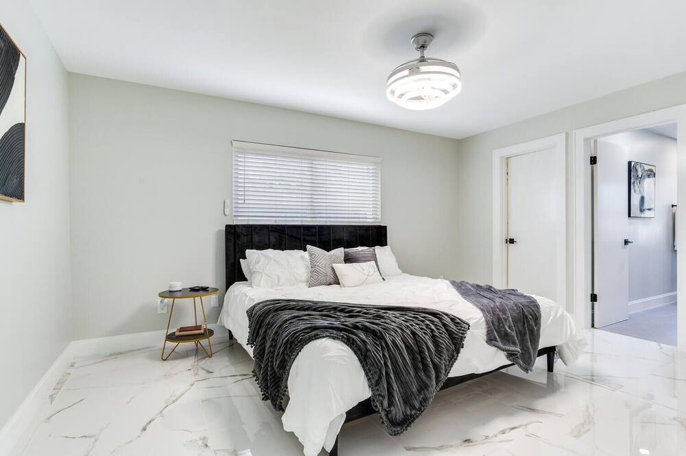 Photo of Bedroom in Rustic Oaks