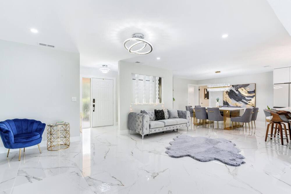Photo of Livingroom in Rustic Oaks