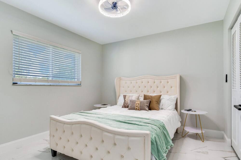 Photo of Bedroom in Rustic Oaks