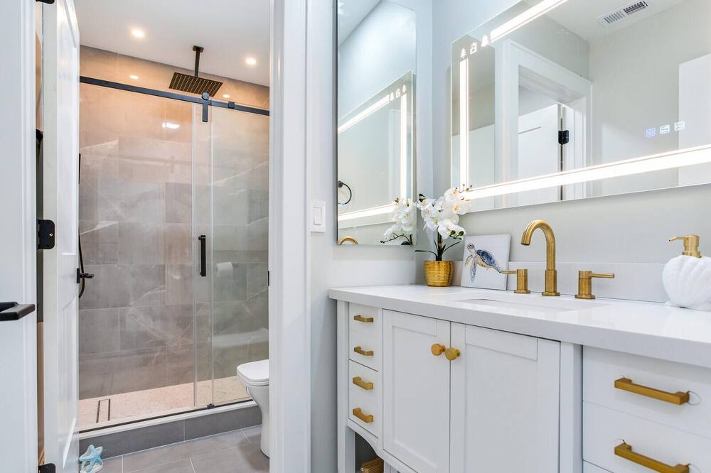 Photo of Bathroom in Rustic Oaks