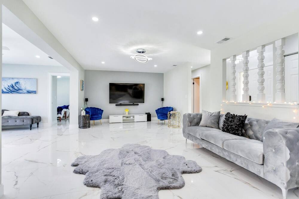 Photo of Livingroom in Rustic Oaks