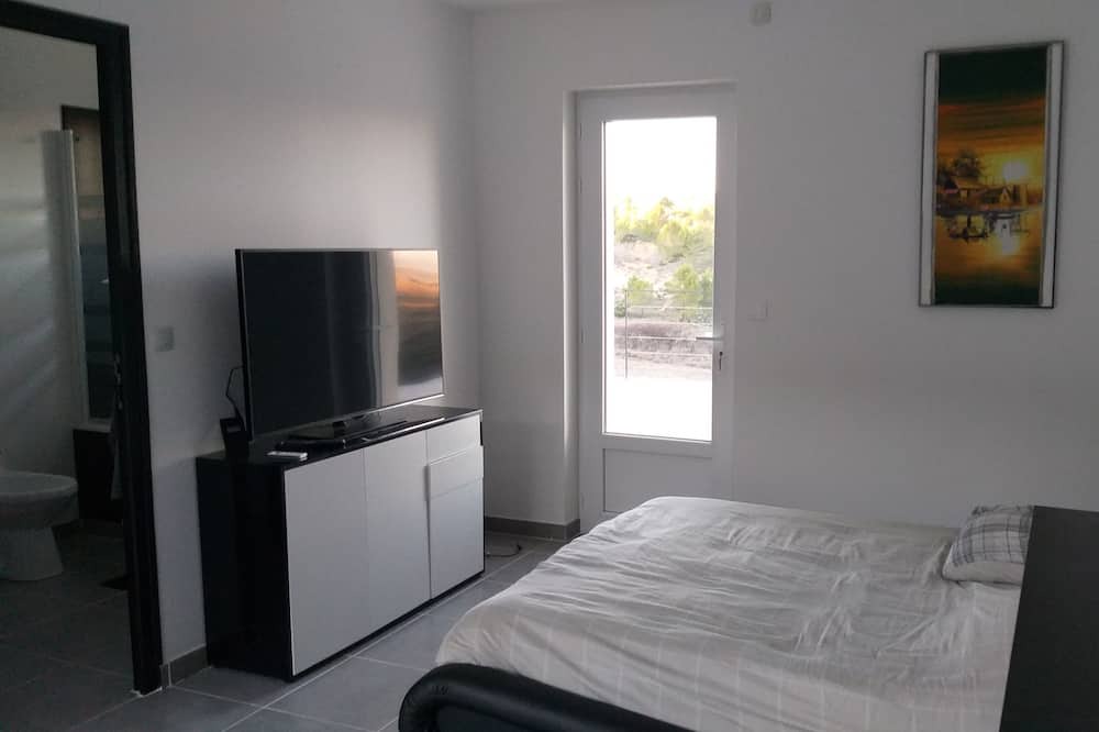 Photo of Bedroom in Montirat