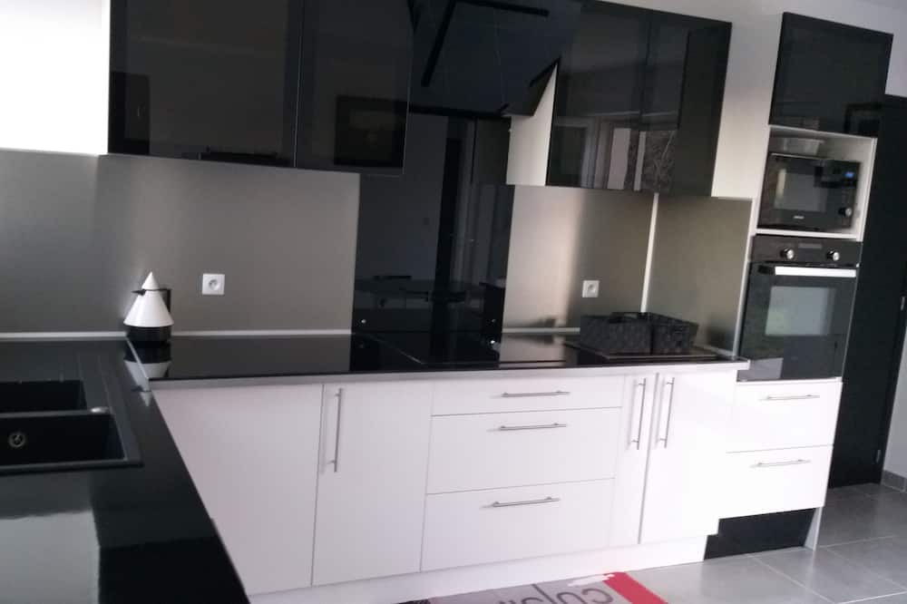 Photo of Kitchen in Montirat