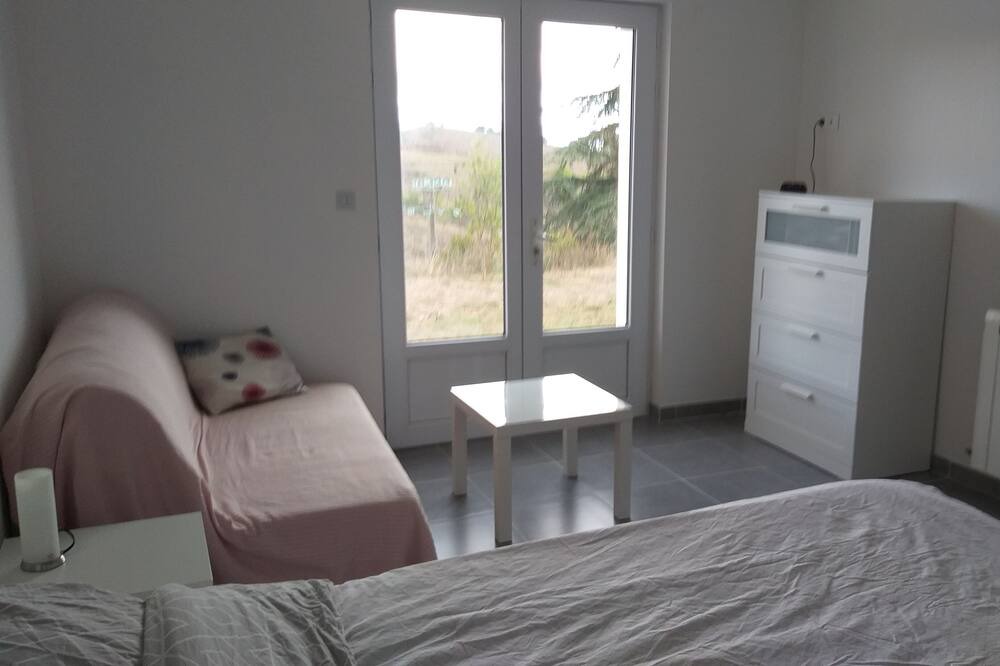 Photo of Bedroom in Montirat
