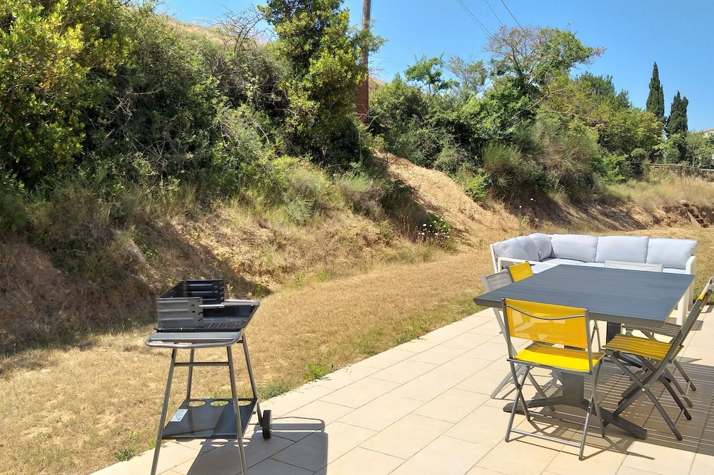 Photo of Outdoor in Montirat