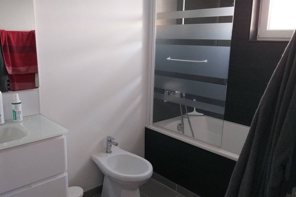 Photo of Bathroom in Montirat