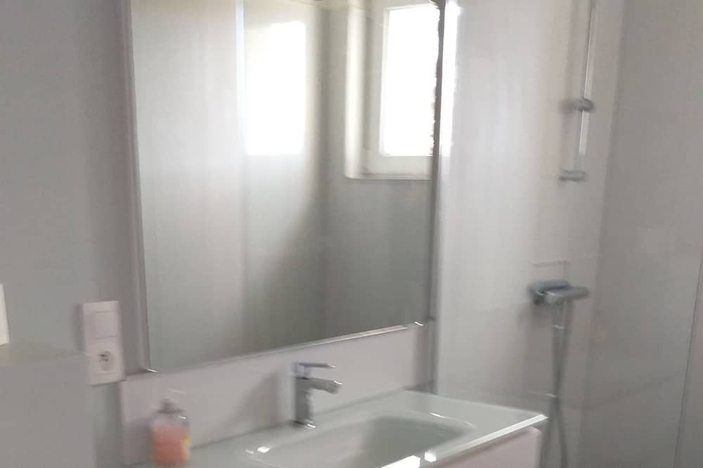 Photo of Bathroom in Montirat