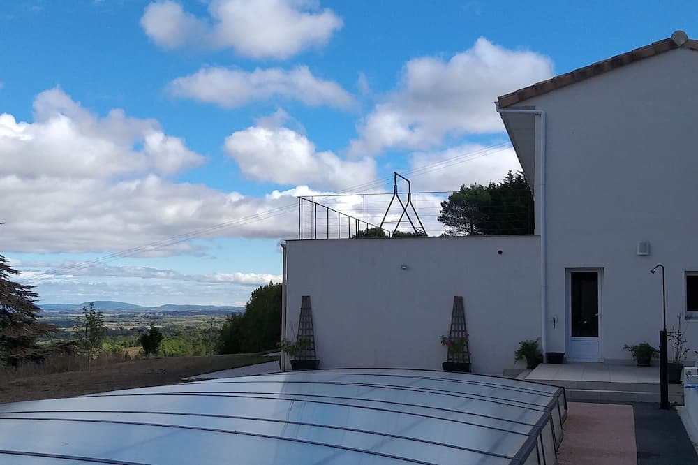 Photo of Bathroom in Montirat