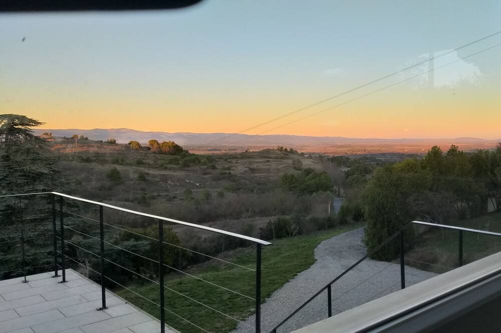 Photo of Outdoor in Montirat