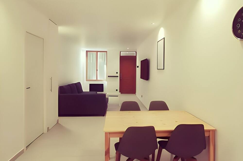 Photo of Livingroom in Centre Ville