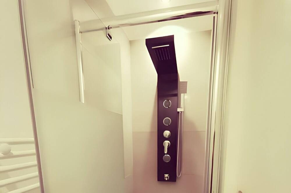 Photo of Bathroom in Centre Ville