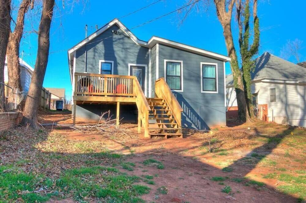 Photo of Outdoor in Guthrie