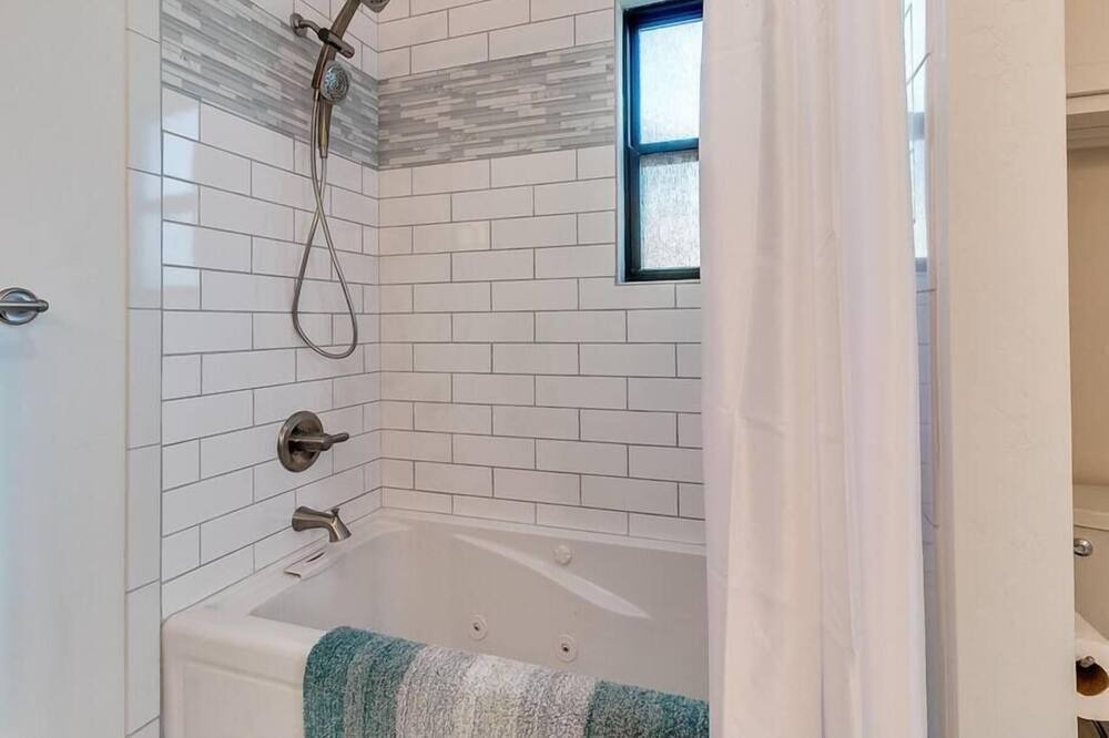 Photo of Bathroom in Guthrie